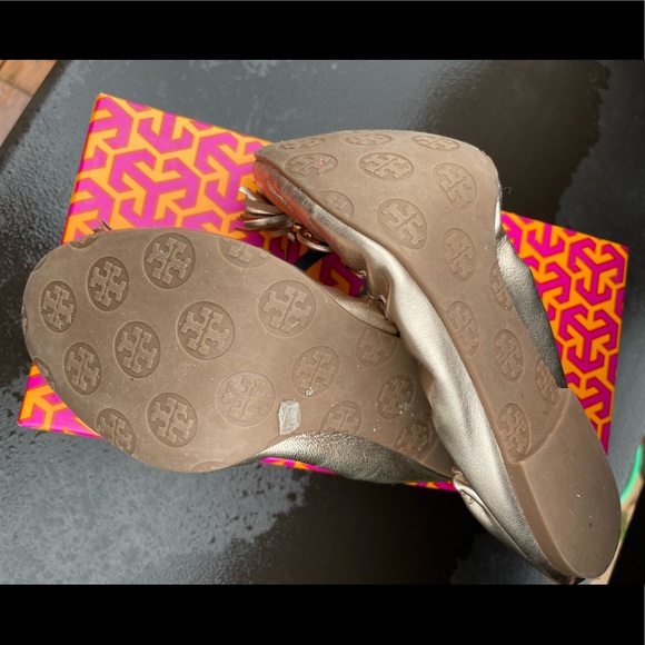 Tory Burch Metallic Gold Tassel Ballet Flats size 7.5 - Picture 5 of 6